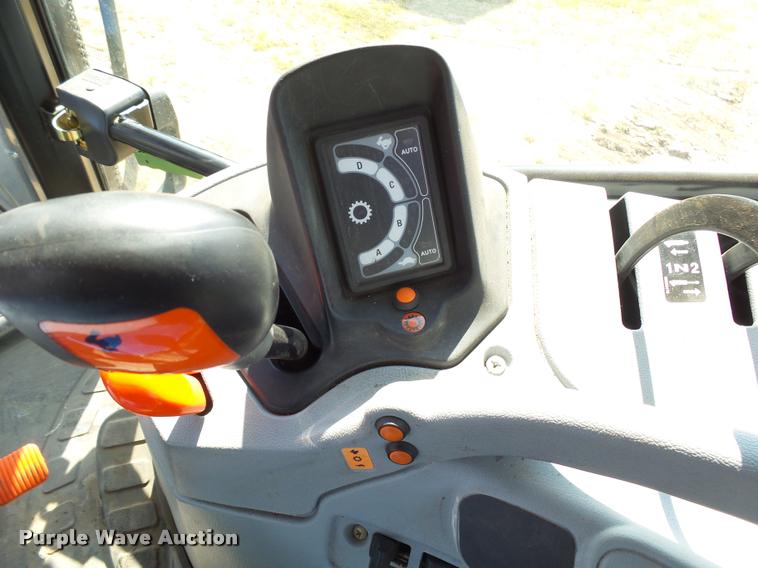 image for item AL9110 2008 New Holland T6030 tractor