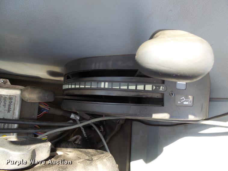 image for item AL9110 2008 New Holland T6030 tractor