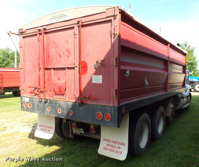 image for item AL9115 1996 International 9200 grain truck