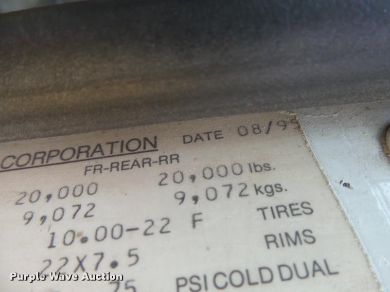 image for item AL9115 1996 International 9200 grain truck