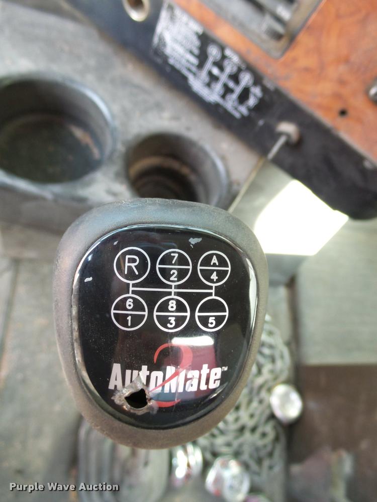 image for item AL9115 1996 International 9200 grain truck