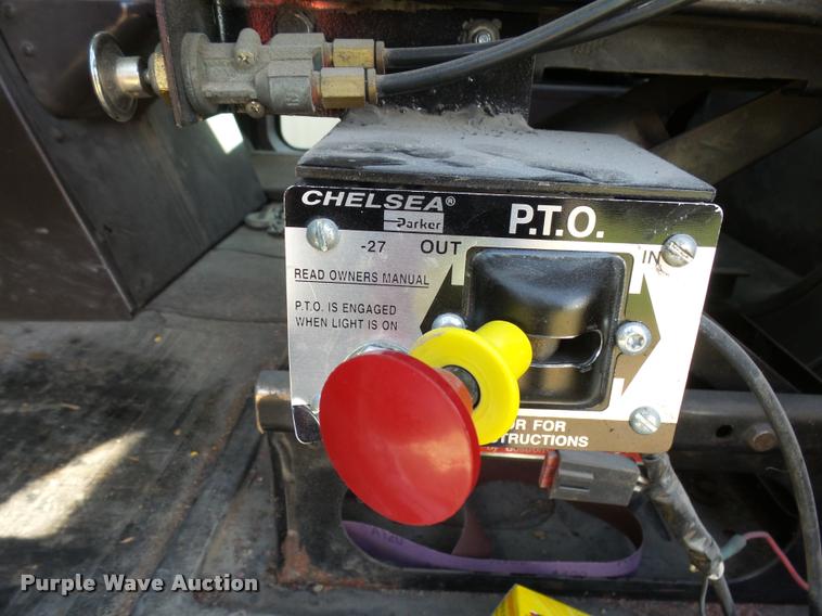 image for item AL9115 1996 International 9200 grain truck