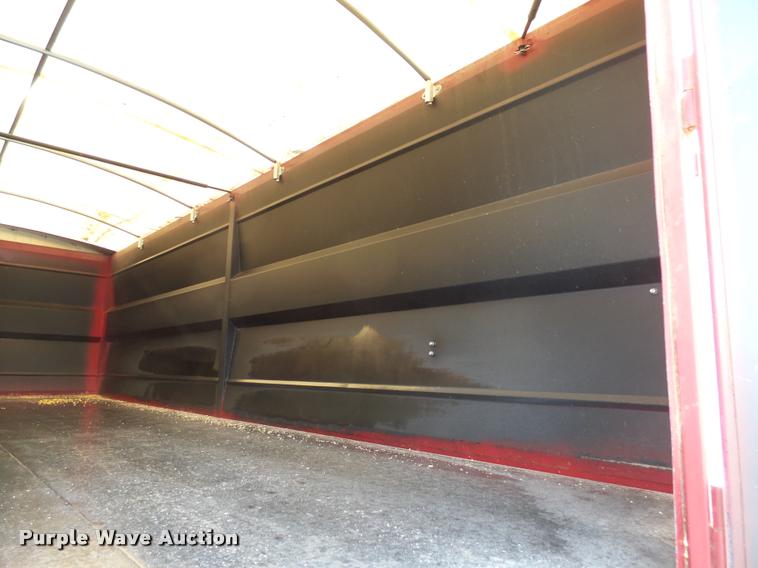 image for item AL9115 1996 International 9200 grain truck