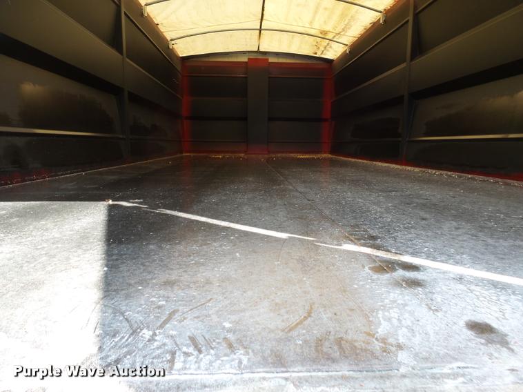 image for item AL9115 1996 International 9200 grain truck