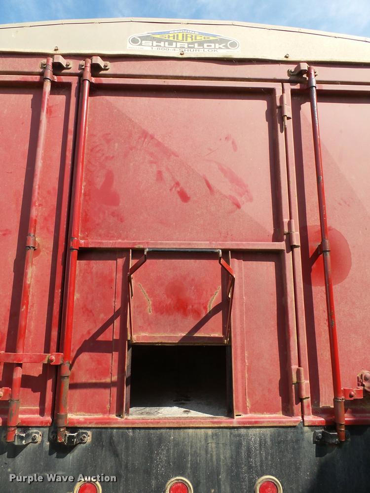 image for item AL9115 1996 International 9200 grain truck