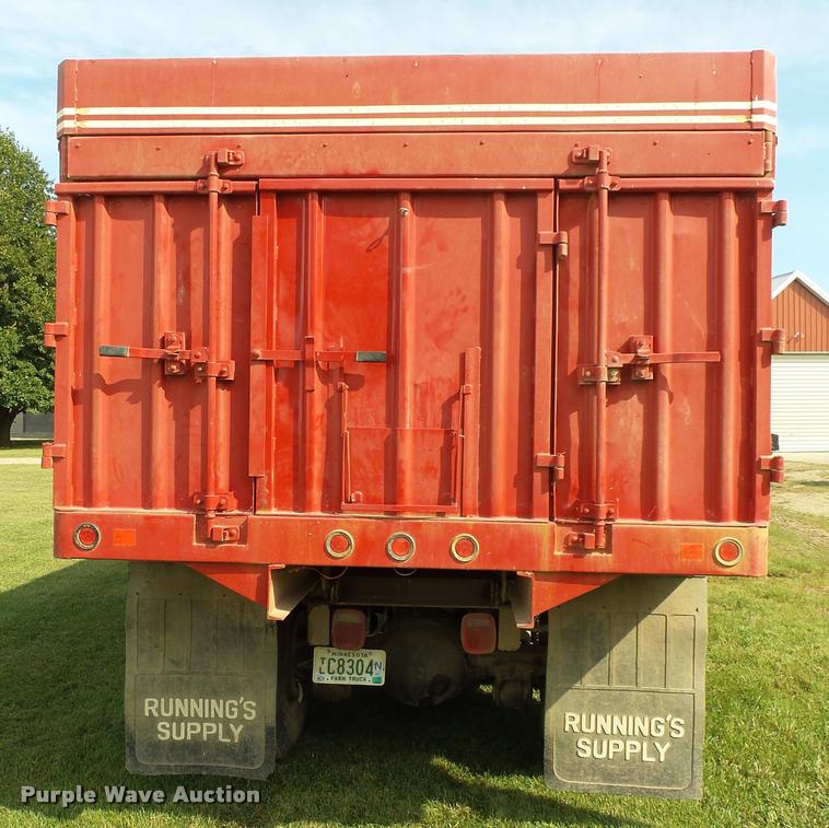 image for item AL9116 1978 International F1924 grain truck