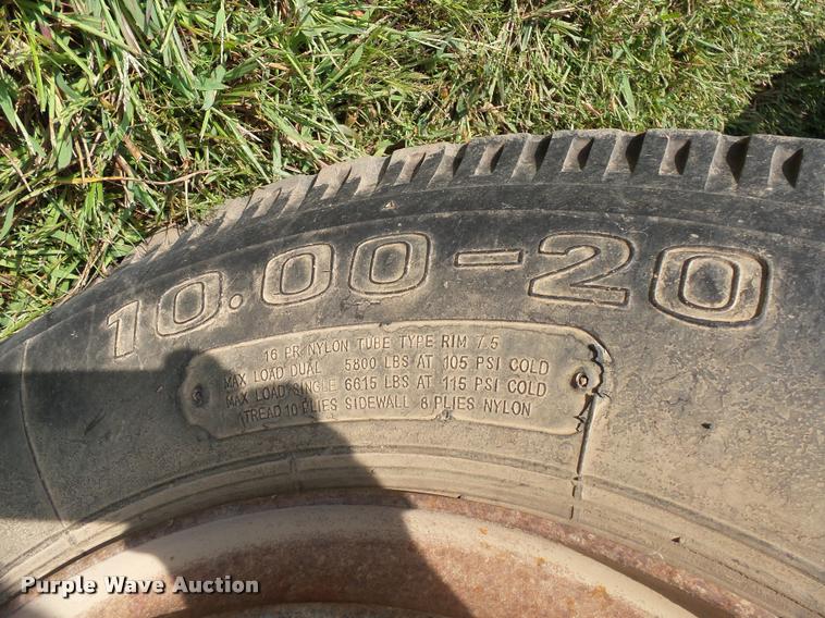 image for item AL9116 1978 International F1924 grain truck