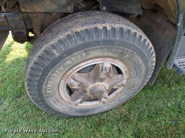 image for item AL9116 1978 International F1924 grain truck