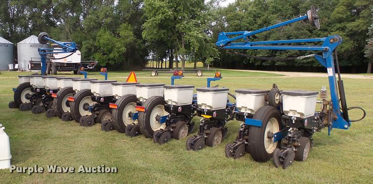 image for item AL9119 Kinze 3200 planter