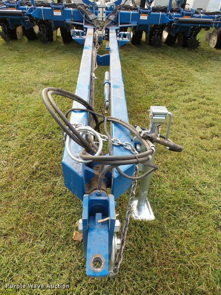 image for item AL9119 Kinze 3200 planter