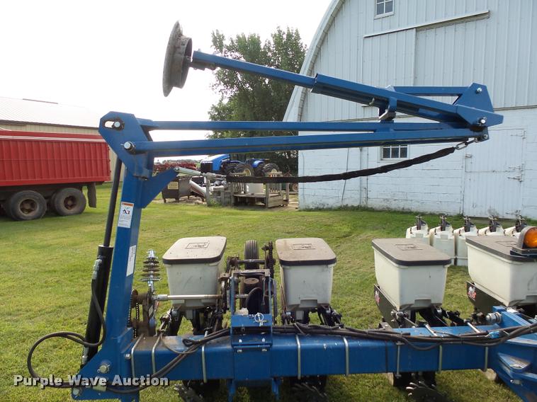 image for item AL9119 Kinze 3200 planter