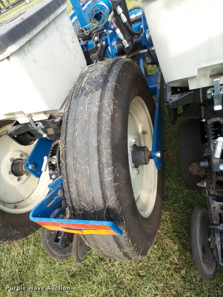 image for item AL9119 Kinze 3200 planter