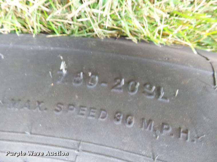 image for item AL9119 Kinze 3200 planter