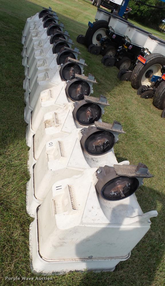 image for item AL9119 Kinze 3200 planter