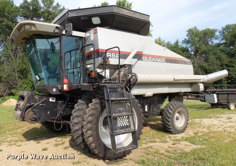 image for item AL9120 1998 Gleaner R62 combine