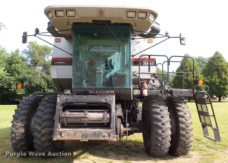 image for item AL9120 1998 Gleaner R62 combine