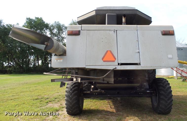 image for item AL9120 1998 Gleaner R62 combine