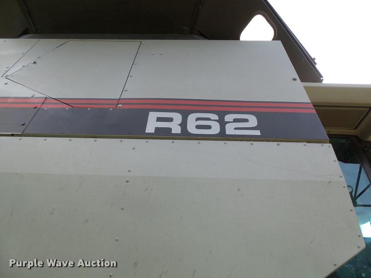 image for item AL9120 1998 Gleaner R62 combine