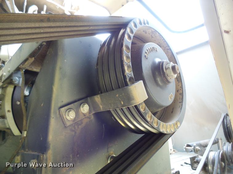 image for item AL9120 1998 Gleaner R62 combine