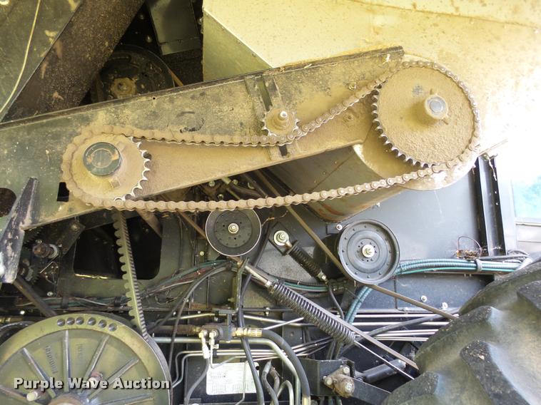 image for item AL9120 1998 Gleaner R62 combine