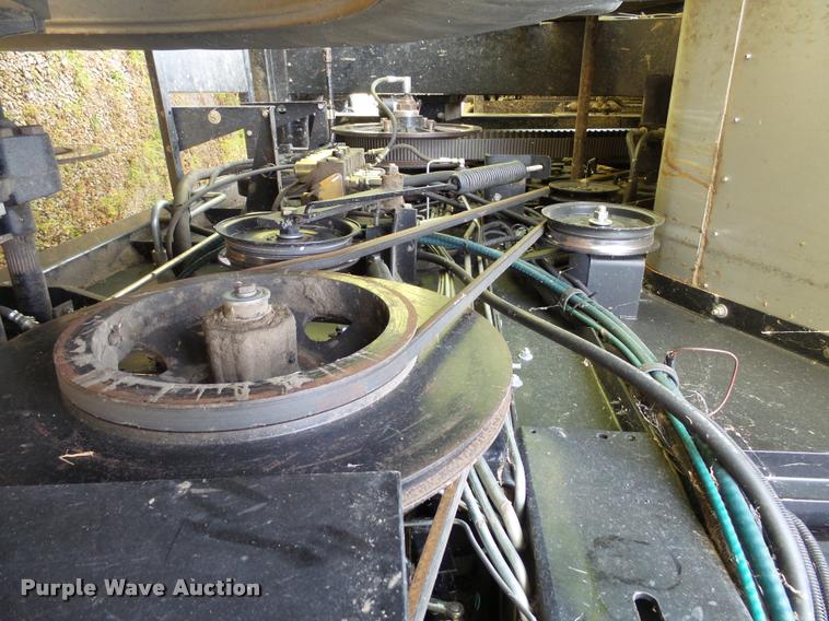 image for item AL9120 1998 Gleaner R62 combine