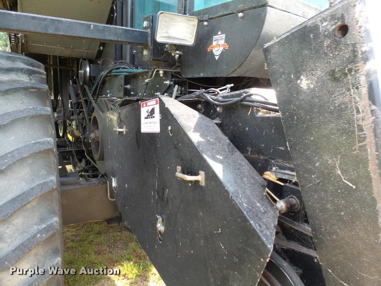 image for item AL9120 1998 Gleaner R62 combine