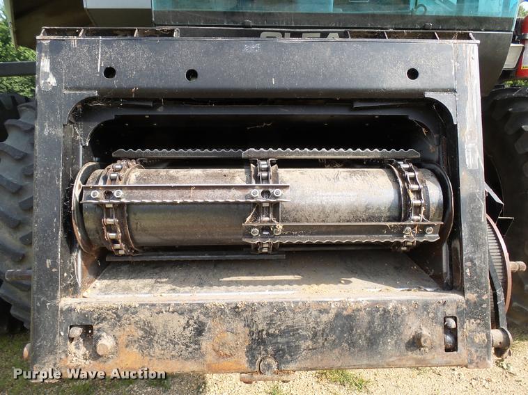 image for item AL9120 1998 Gleaner R62 combine