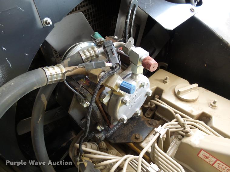 image for item AL9120 1998 Gleaner R62 combine