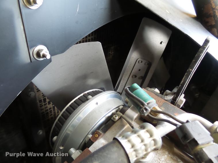 image for item AL9120 1998 Gleaner R62 combine