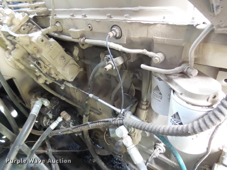 image for item AL9120 1998 Gleaner R62 combine