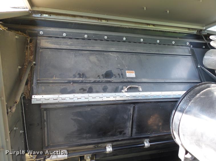 image for item AL9120 1998 Gleaner R62 combine