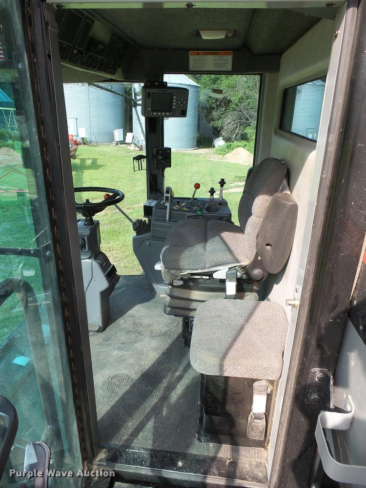 image for item AL9120 1998 Gleaner R62 combine