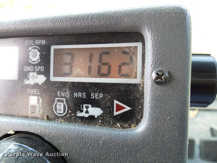 image for item AL9120 1998 Gleaner R62 combine