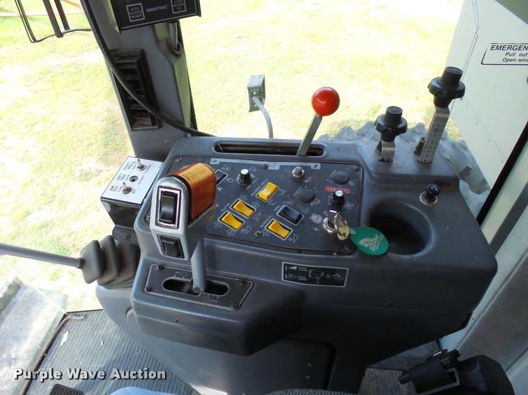 image for item AL9120 1998 Gleaner R62 combine