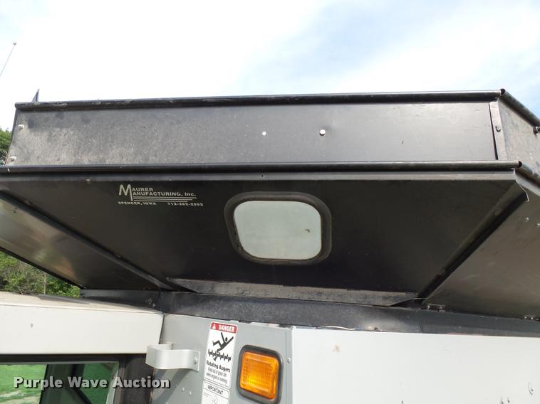 image for item AL9120 1998 Gleaner R62 combine