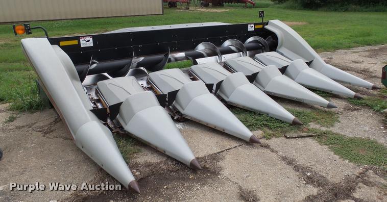 image for item AL9131 AGCO corn head