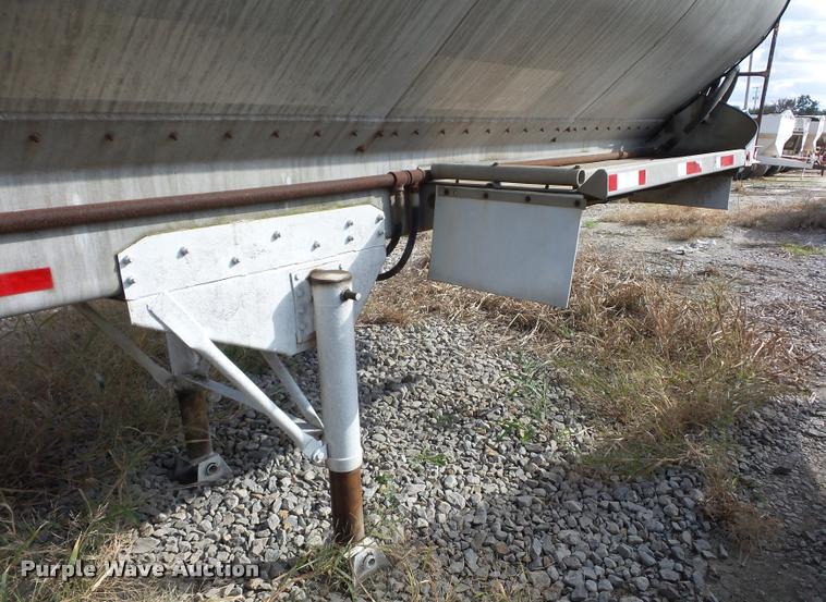 image for item AX9065 1984 Fontaine bulk feed trailer