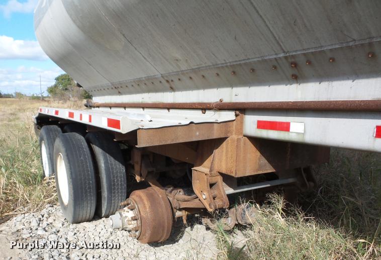 image for item AX9065 1984 Fontaine bulk feed trailer