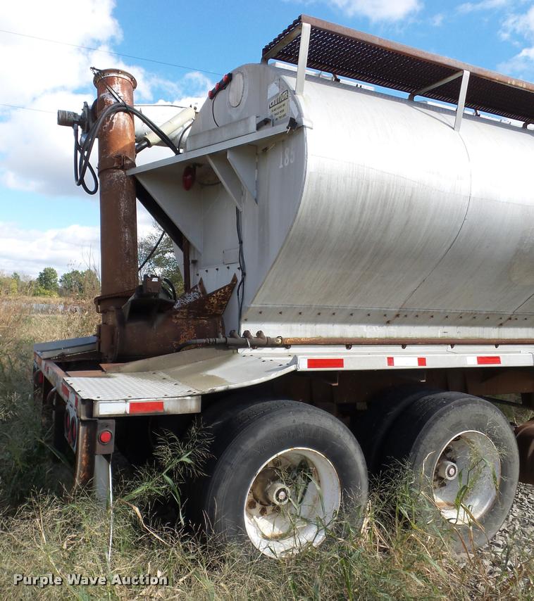 image for item AX9065 1984 Fontaine bulk feed trailer