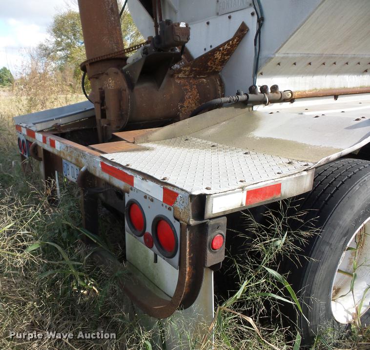image for item AX9065 1984 Fontaine bulk feed trailer