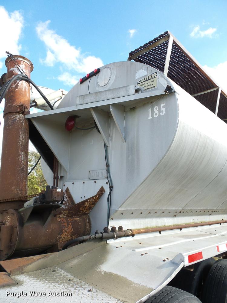 image for item AX9065 1984 Fontaine bulk feed trailer