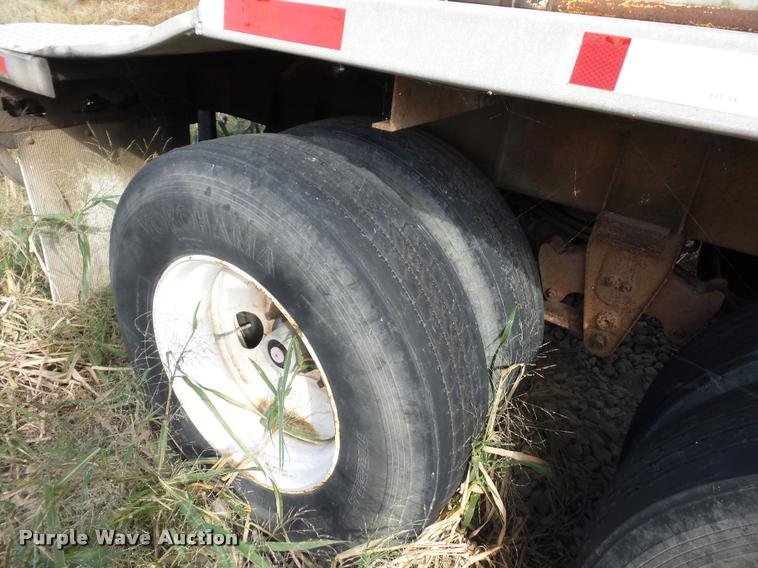 image for item AX9065 1984 Fontaine bulk feed trailer