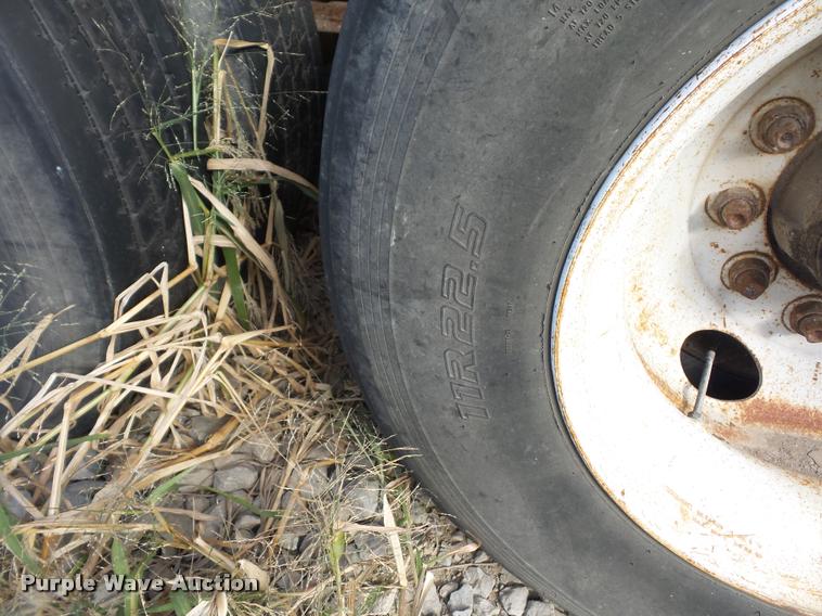 image for item AX9065 1984 Fontaine bulk feed trailer