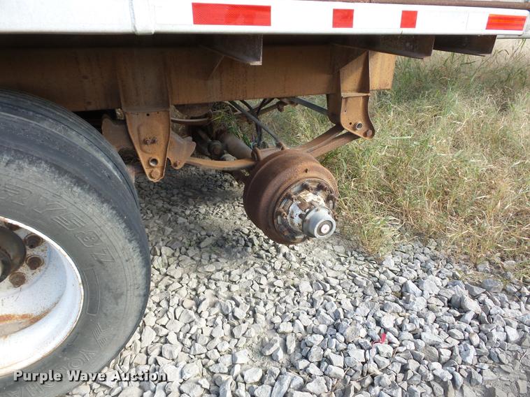 image for item AX9065 1984 Fontaine bulk feed trailer