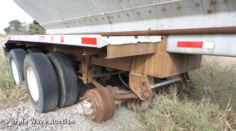 image for item AX9065 1984 Fontaine bulk feed trailer