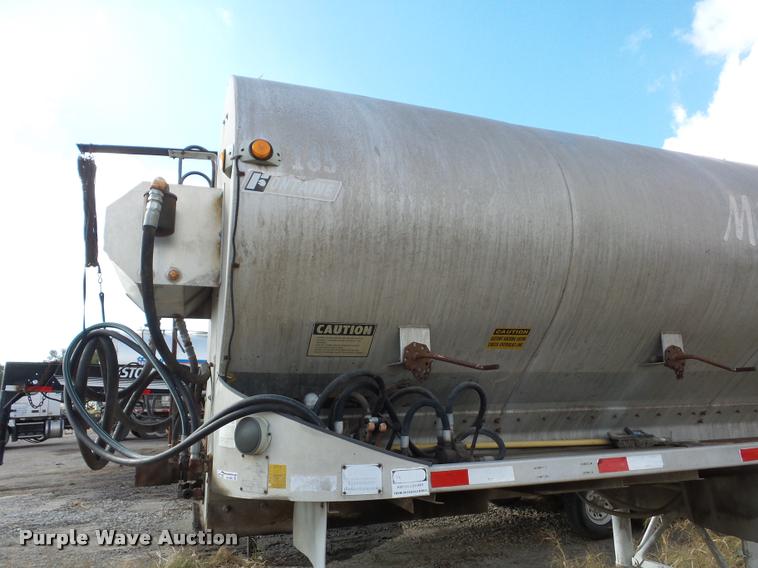 image for item AX9065 1984 Fontaine bulk feed trailer
