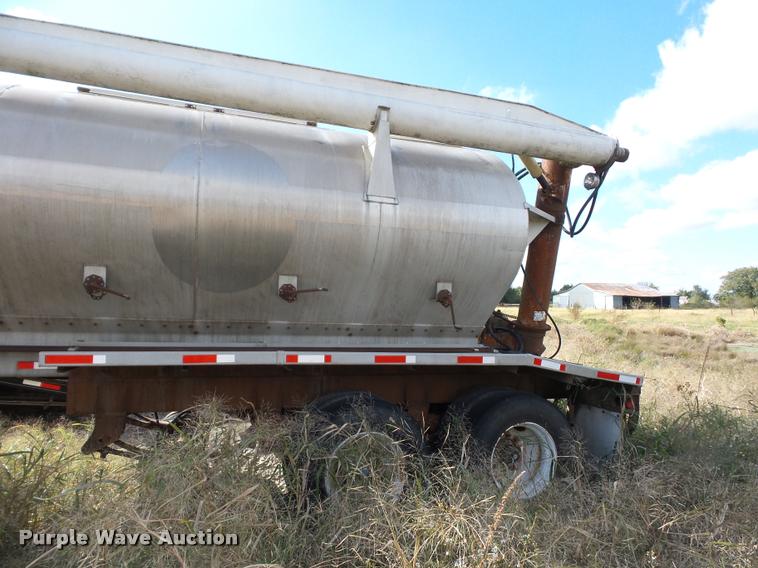 image for item AX9065 1984 Fontaine bulk feed trailer