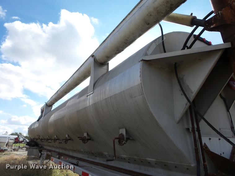 image for item AX9065 1984 Fontaine bulk feed trailer