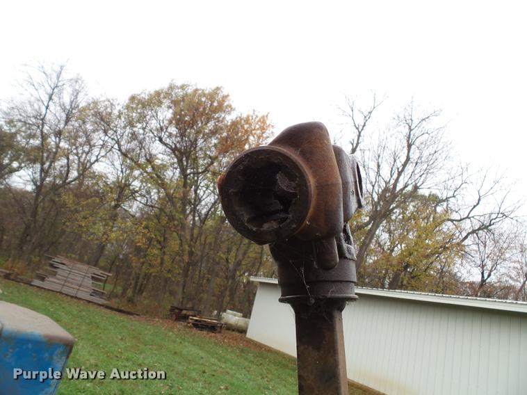 image for item BP9453 Ford 532 small square baler