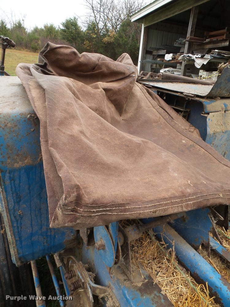 image for item BP9453 Ford 532 small square baler